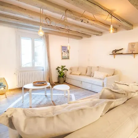 La Maison Lamartine Havre De Paix Dans Le Centre De Holiday home