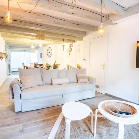 La Maison Lamartine Havre De Paix Dans Le Centre De بيت للعطل