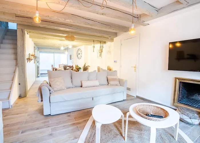 La Maison Lamartine Havre De Paix Dans Le Centre De Tatil Evi